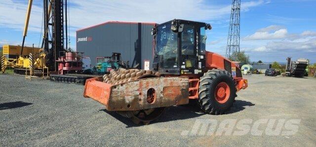 CAT CP 74 Walzenzug / CS شاحنات أخرى