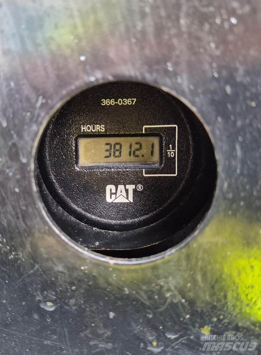 CAT 305E2 حفارات وسط 7 طن - 12 طن