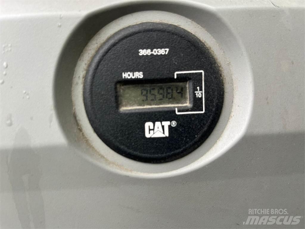 CAT 352F XE حفارات زحافة