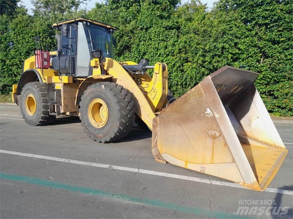 CAT 950M لوادر بعجل