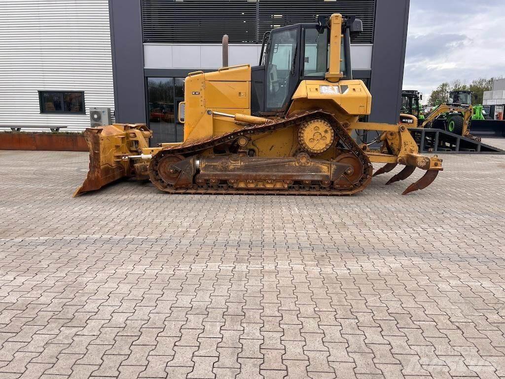 CAT D6N XL بلدوزرات مجنزرة