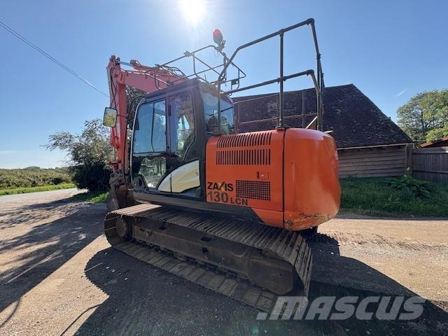 Hitachi ZX130-5 حفارات زحافة