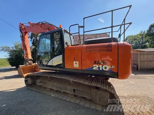 Hitachi ZX210-6 حفارات زحافة