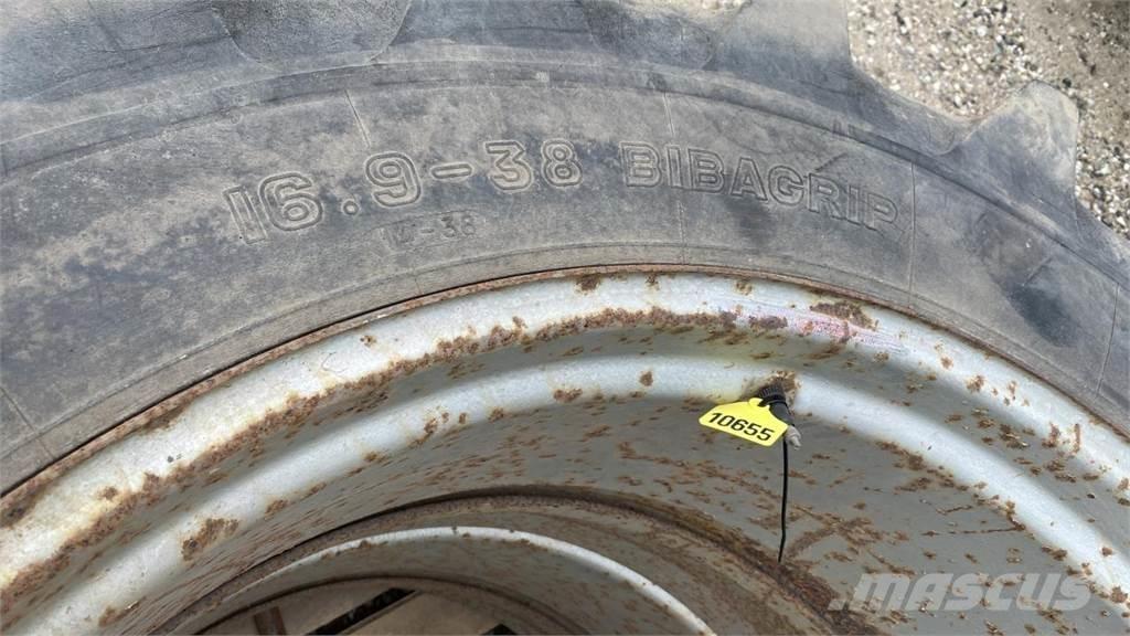  16.9R38 الإطارات والعجلات والحافات