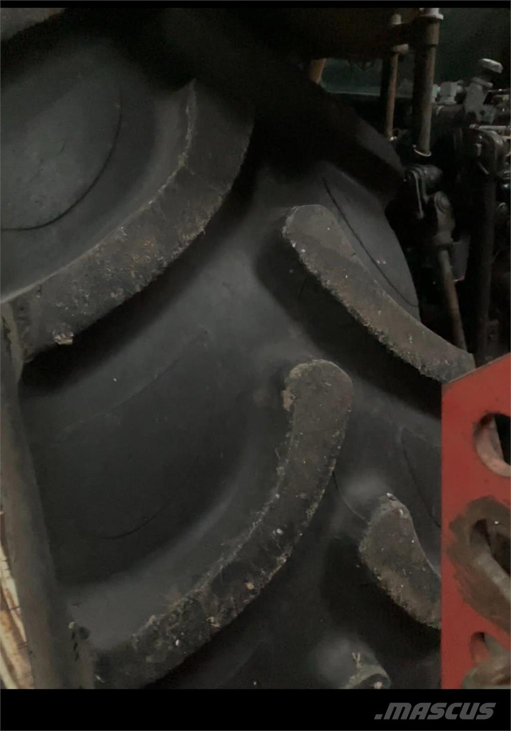 BKT 520/70R38 الإطارات والعجلات والحافات