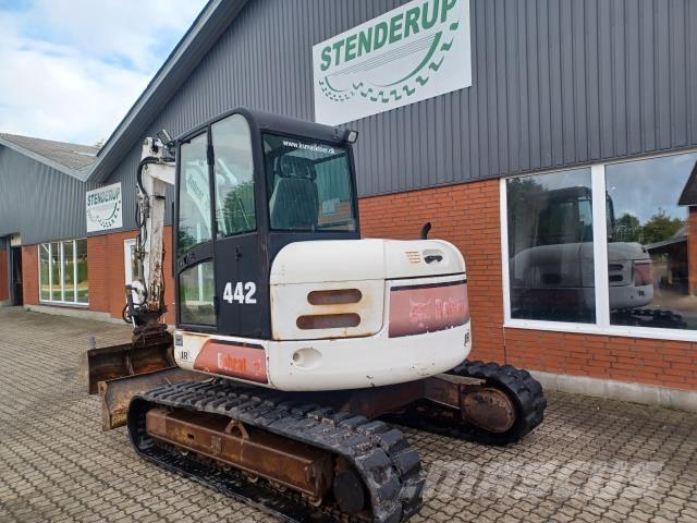Bobcat 442 لوادر صغيرة