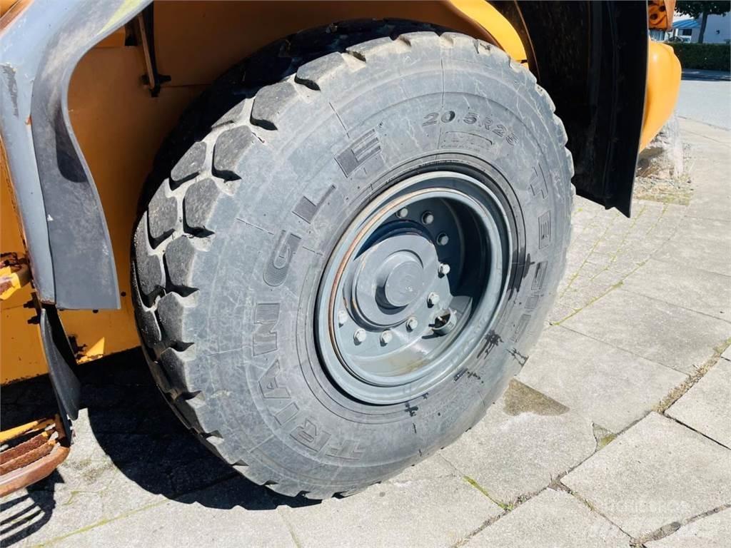 CASE 721F لوادر بعجل
