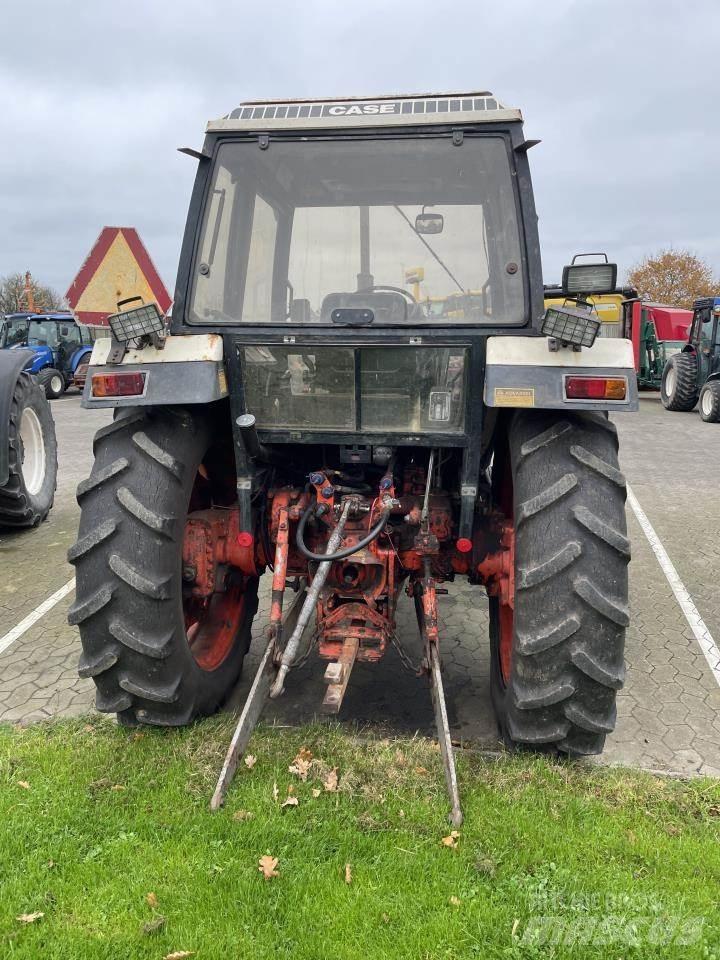 Case IH 1390 الجرارات