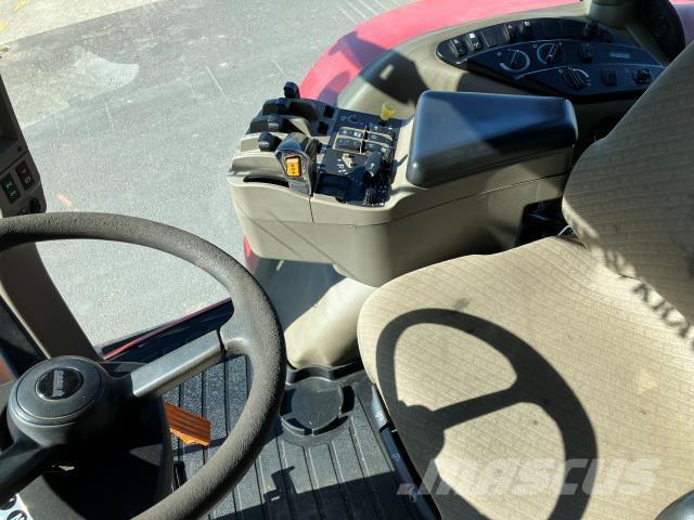 Case IH 230 الجرارات