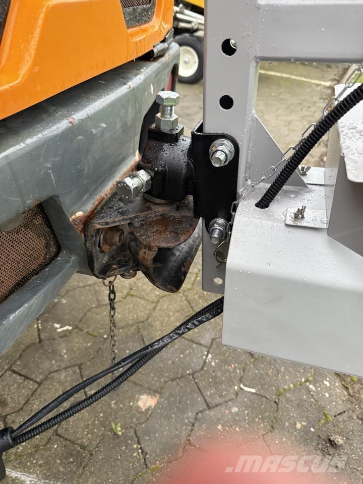 Dk-Tec DR100 معدات نشر الرمال والملح