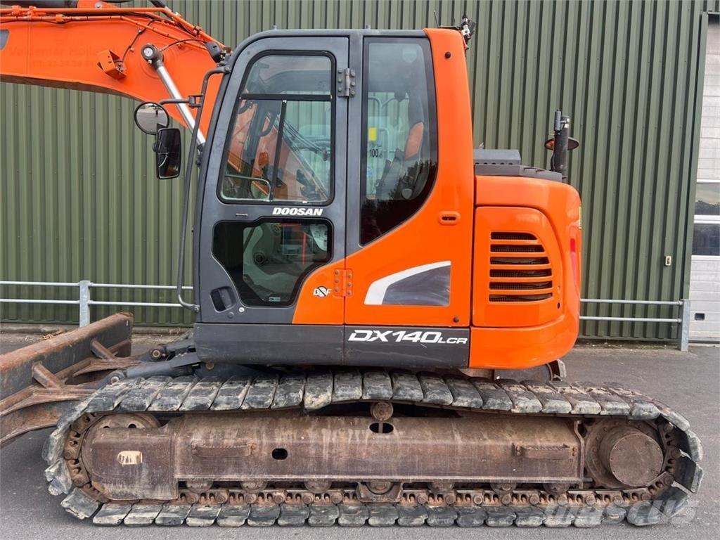 Doosan DX140LCR-5 حفارات زحافة