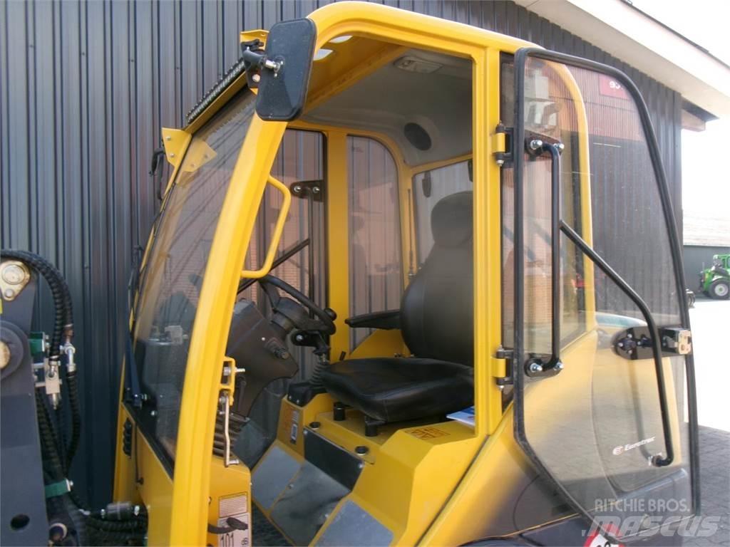 Eurotrac W12 لوادر صغيرة