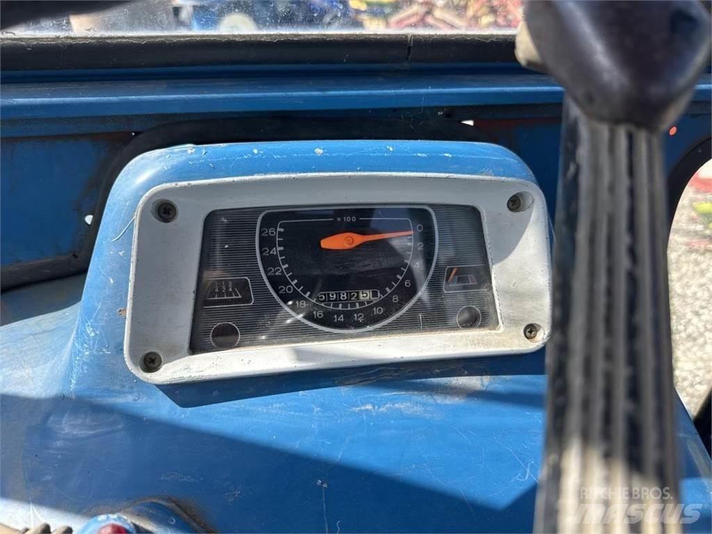 Ford 4000 الجرارات