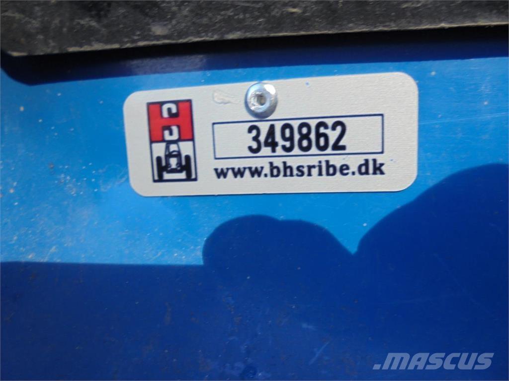 Ford 7810 الجرارات