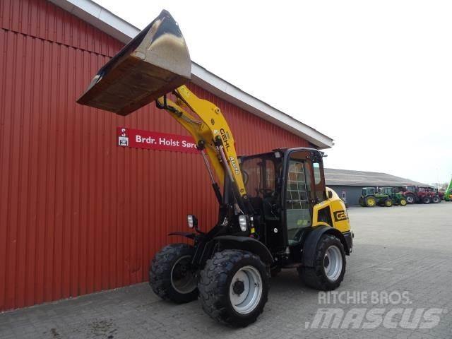 Gehl 650 لوادر صغيرة