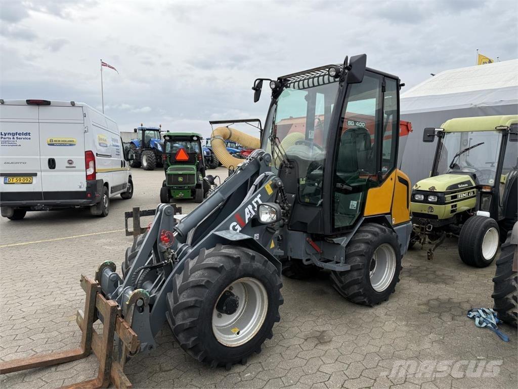 GiANT 2700HD لوادر صغيرة