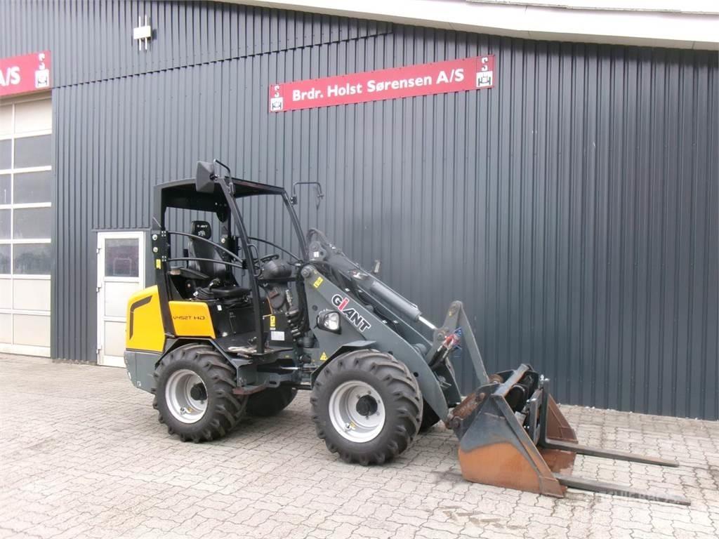GiANT 452THD لوادر صغيرة