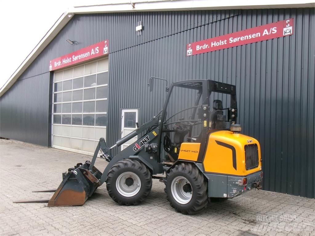 GiANT 452THD لوادر صغيرة