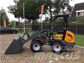 GiANT G2200E لوادر صغيرة