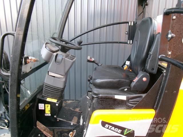 GiANT G2700XHDP لوادر صغيرة