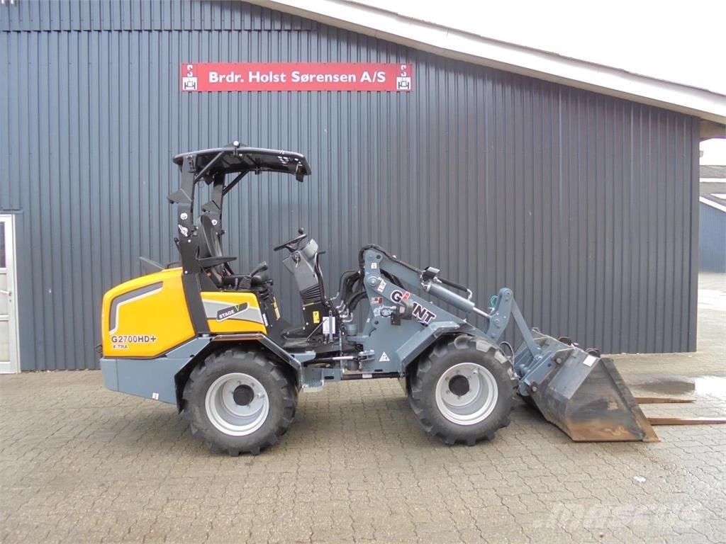 GiANT G2700XHDP لوادر صغيرة