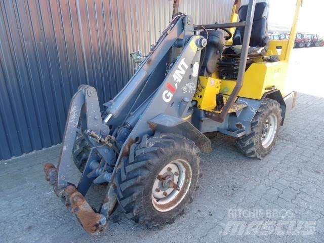 GiANT V361 لوادر صغيرة