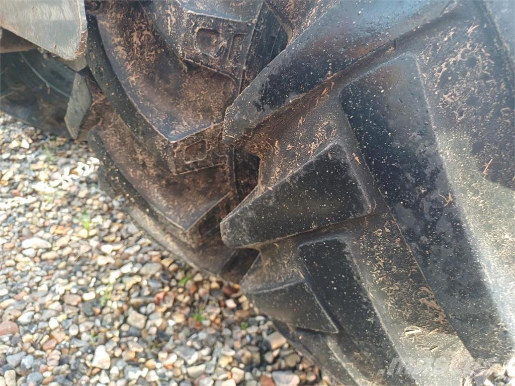 GiANT V451T لوادر صغيرة