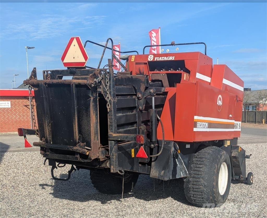 Hesston 4860 محزمات مربعة