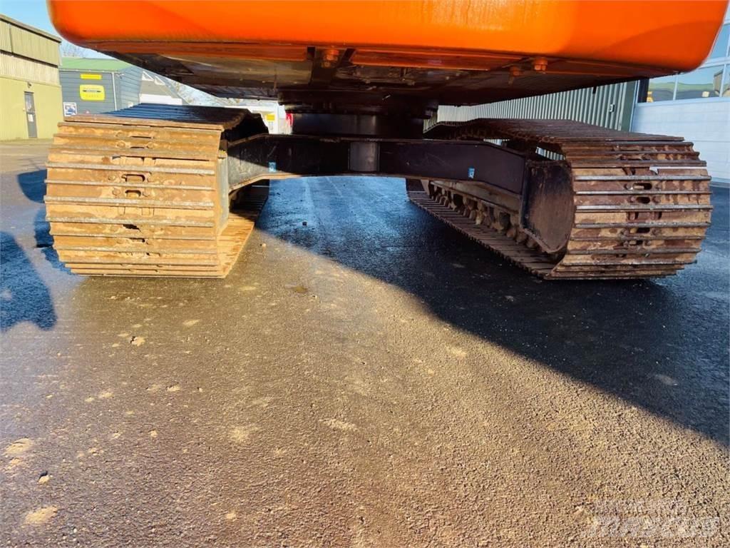 Hitachi ZX210-6 حفارات زحافة