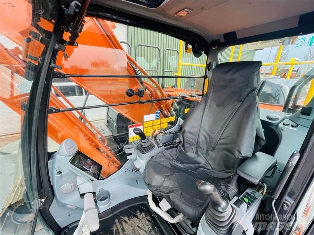 Hitachi ZX210LC-7 حفارات زحافة