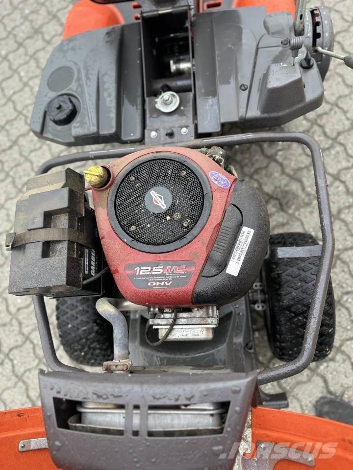 Husqvarna R13C جرارات مدمجة