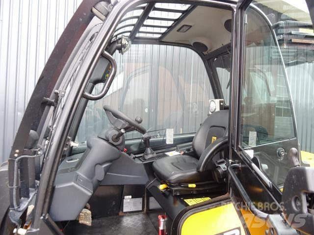 JCB 30D مناولات متداخلة