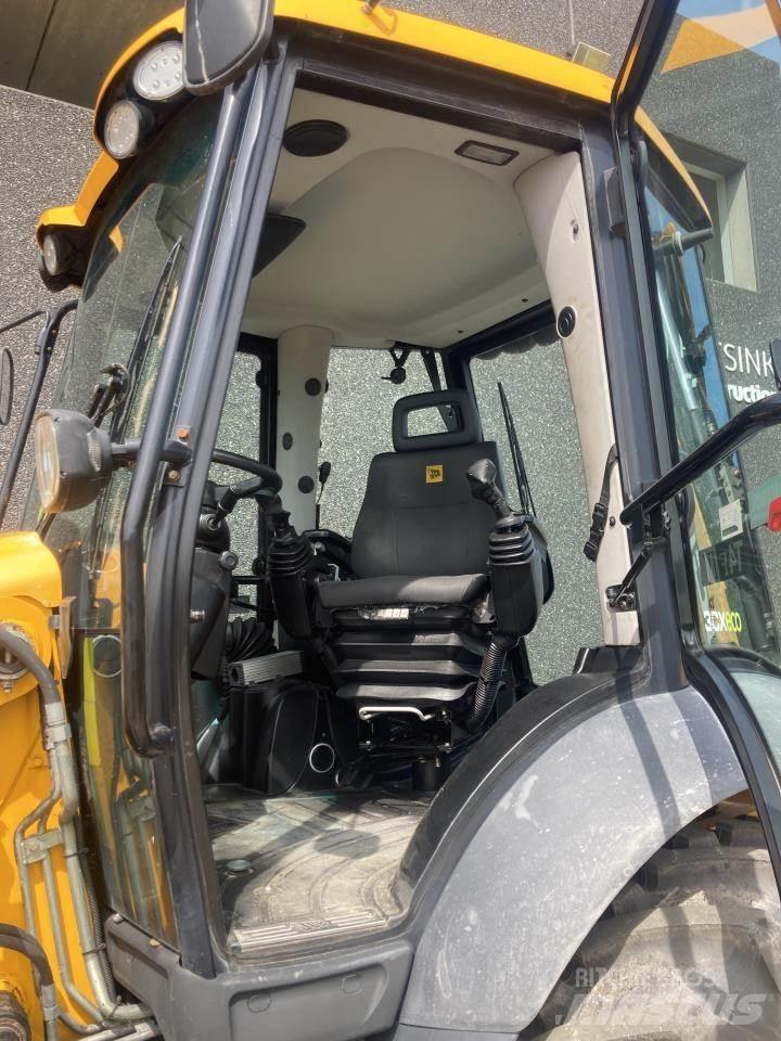 JCB 3CX لوادر ذات جرافات عكسية