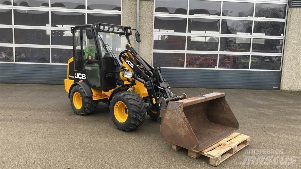 JCB 403 لوادر صغيرة
