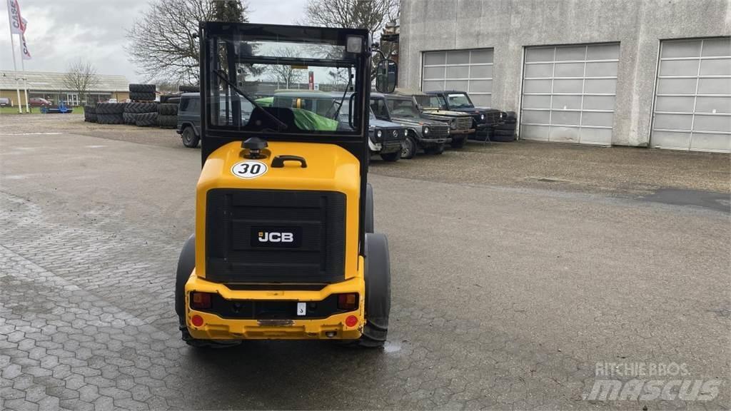 JCB 403 لوادر صغيرة