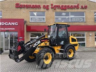 JCB 409 AGRI لوادر بعجل