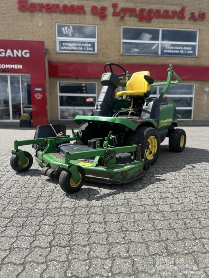 John Deere 1435 جرارات مدمجة