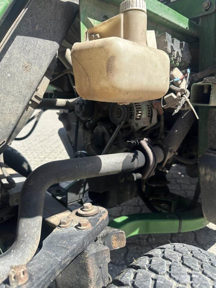 John Deere 1435 جرارات مدمجة