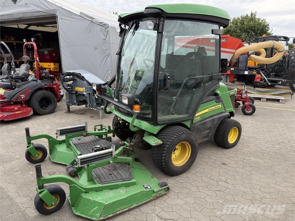 John Deere 1585 ناقلات الأدوات