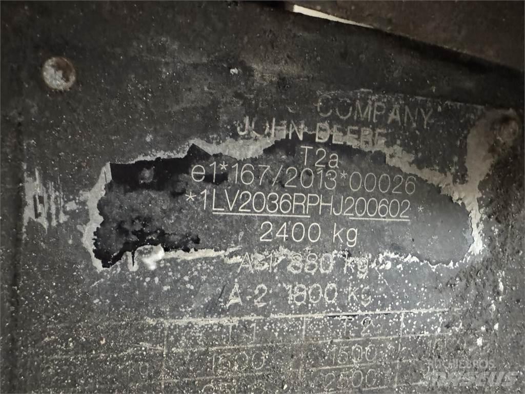 John Deere 2036R جرارات مدمجة