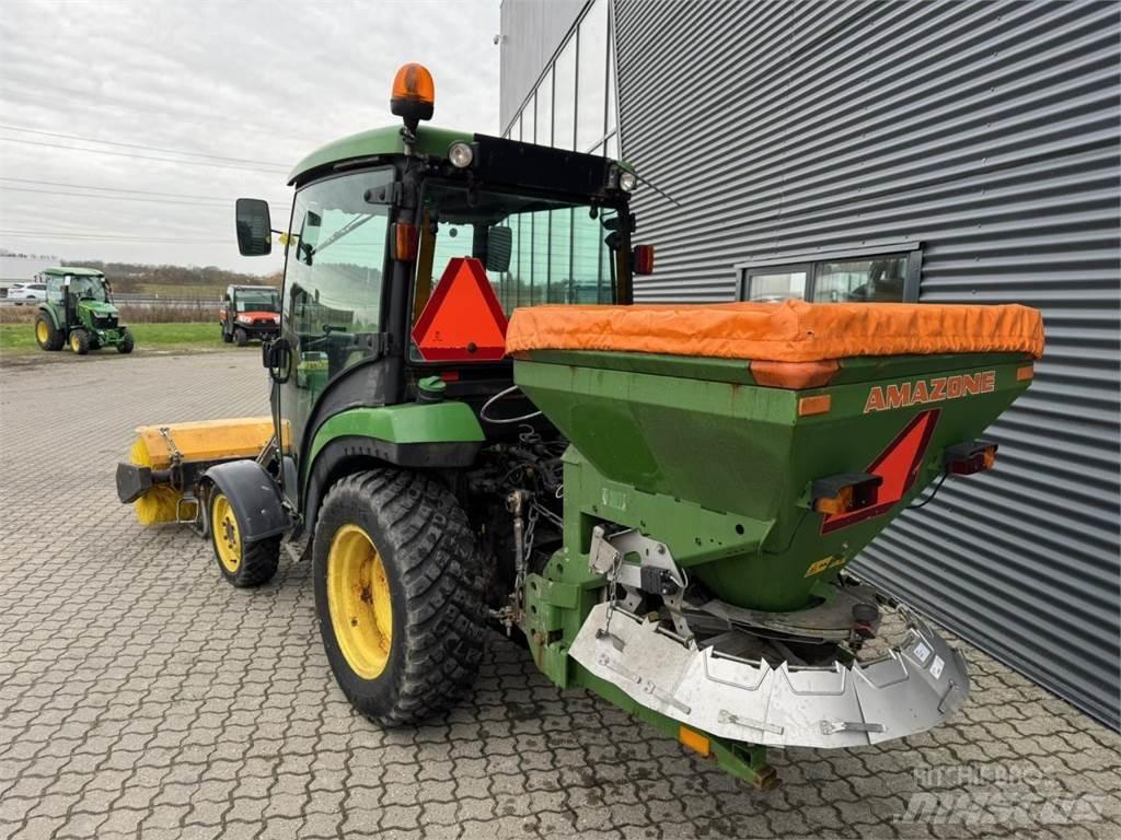 John Deere 2036R جرارات مدمجة