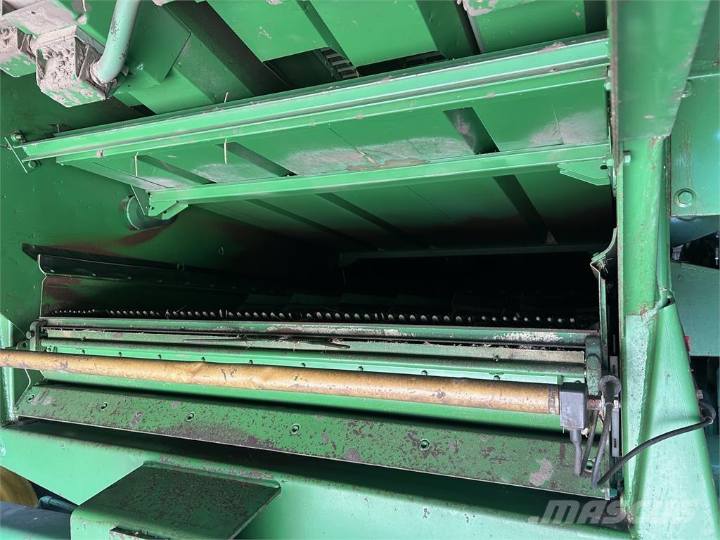 John Deere 2256 حصادات