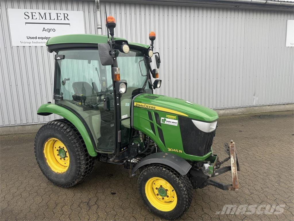 John Deere 3045R جرارات مدمجة