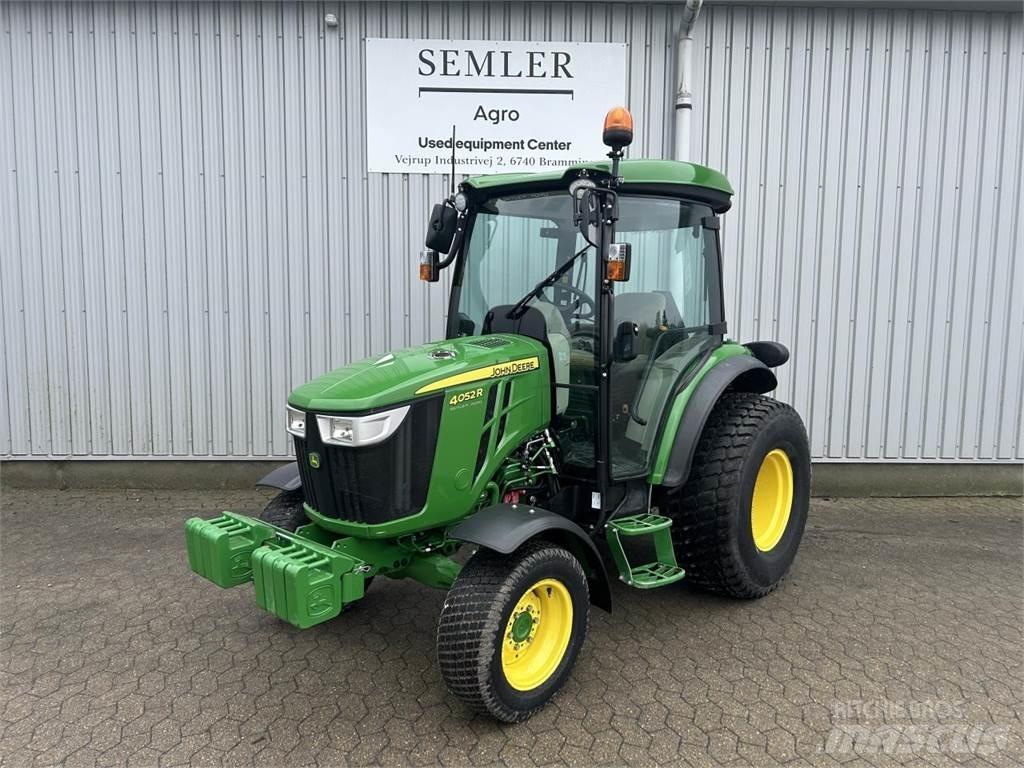 John Deere 4052R جرارات مدمجة