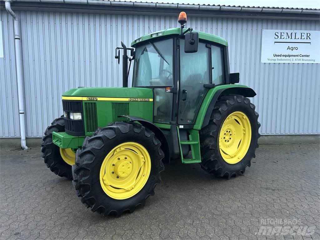 John Deere 6110 الجرارات