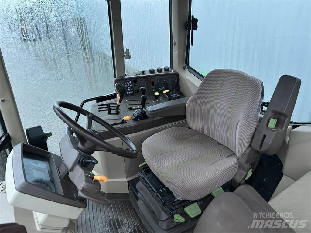 John Deere 6110 الجرارات