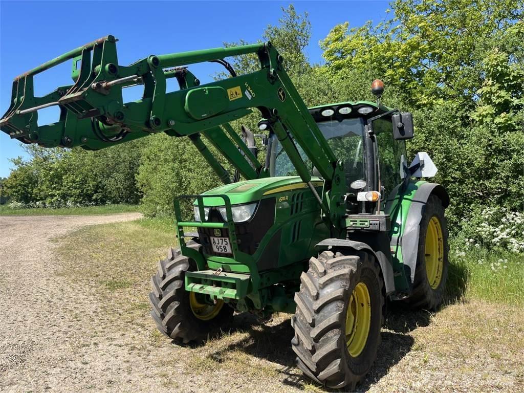 John Deere 6115 R الجرارات