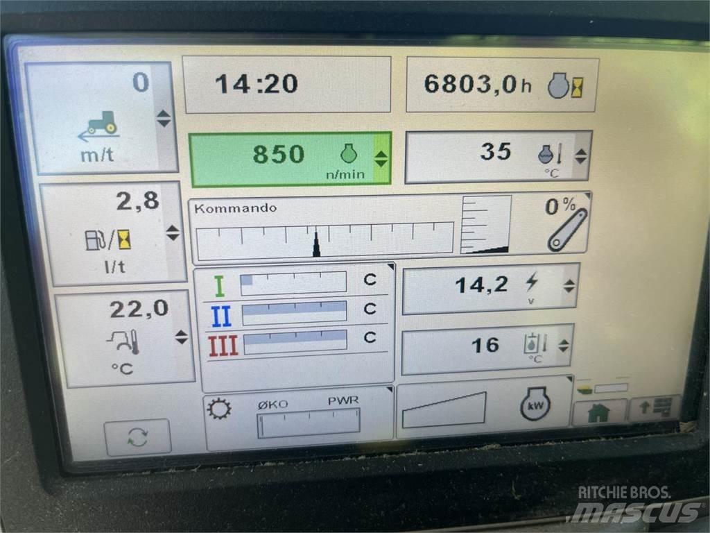 John Deere 6115 R الجرارات