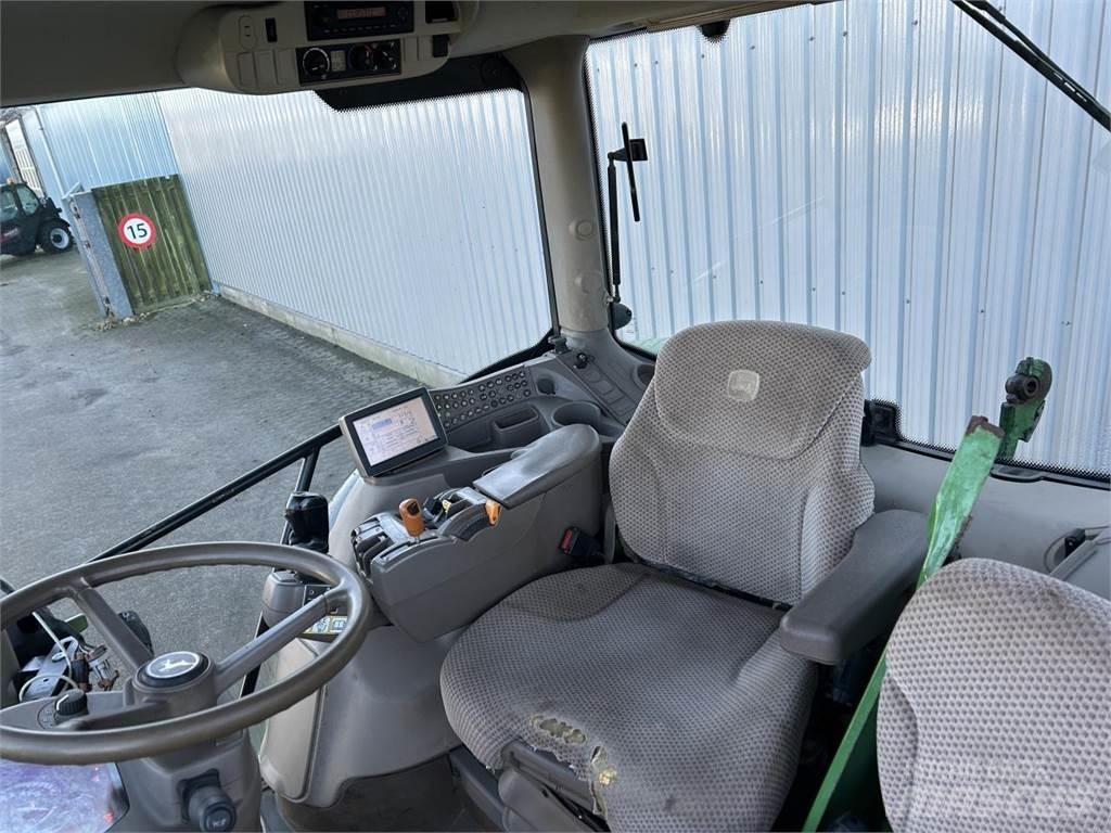 John Deere 6125R الجرارات