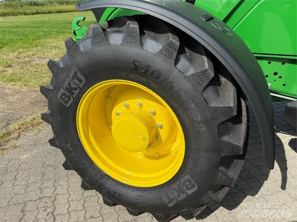 John Deere 6155M الجرارات
